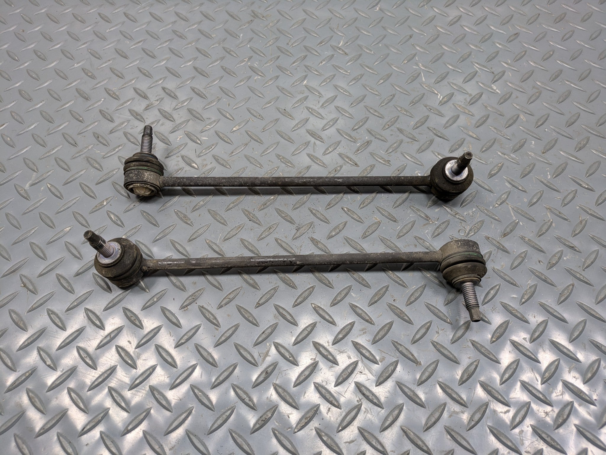 2002 - 2005 OEM MERCEDES BENZ CLK320 FRONT STABILIZER SWAY BAR LINK SET PAIR