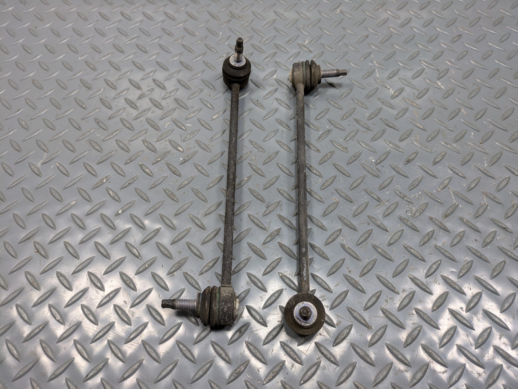 2002 - 2005 OEM MERCEDES BENZ CLK320 FRONT STABILIZER SWAY BAR LINK SET PAIR