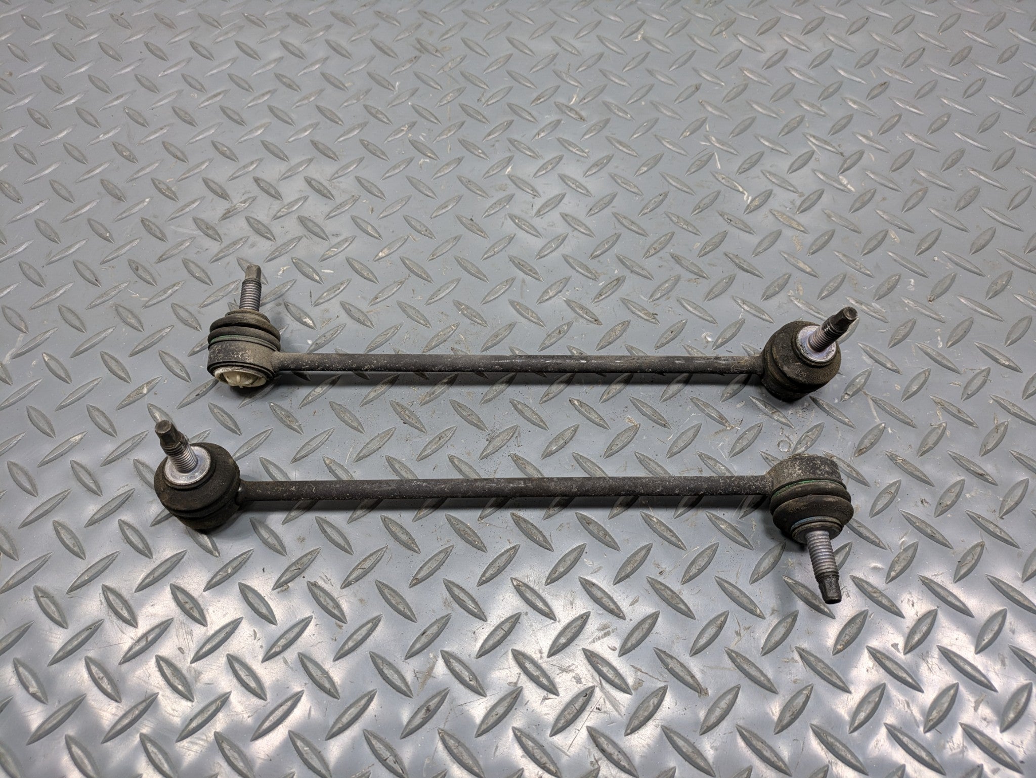 2002 - 2005 OEM MERCEDES BENZ CLK320 FRONT STABILIZER SWAY BAR LINK SET PAIR
