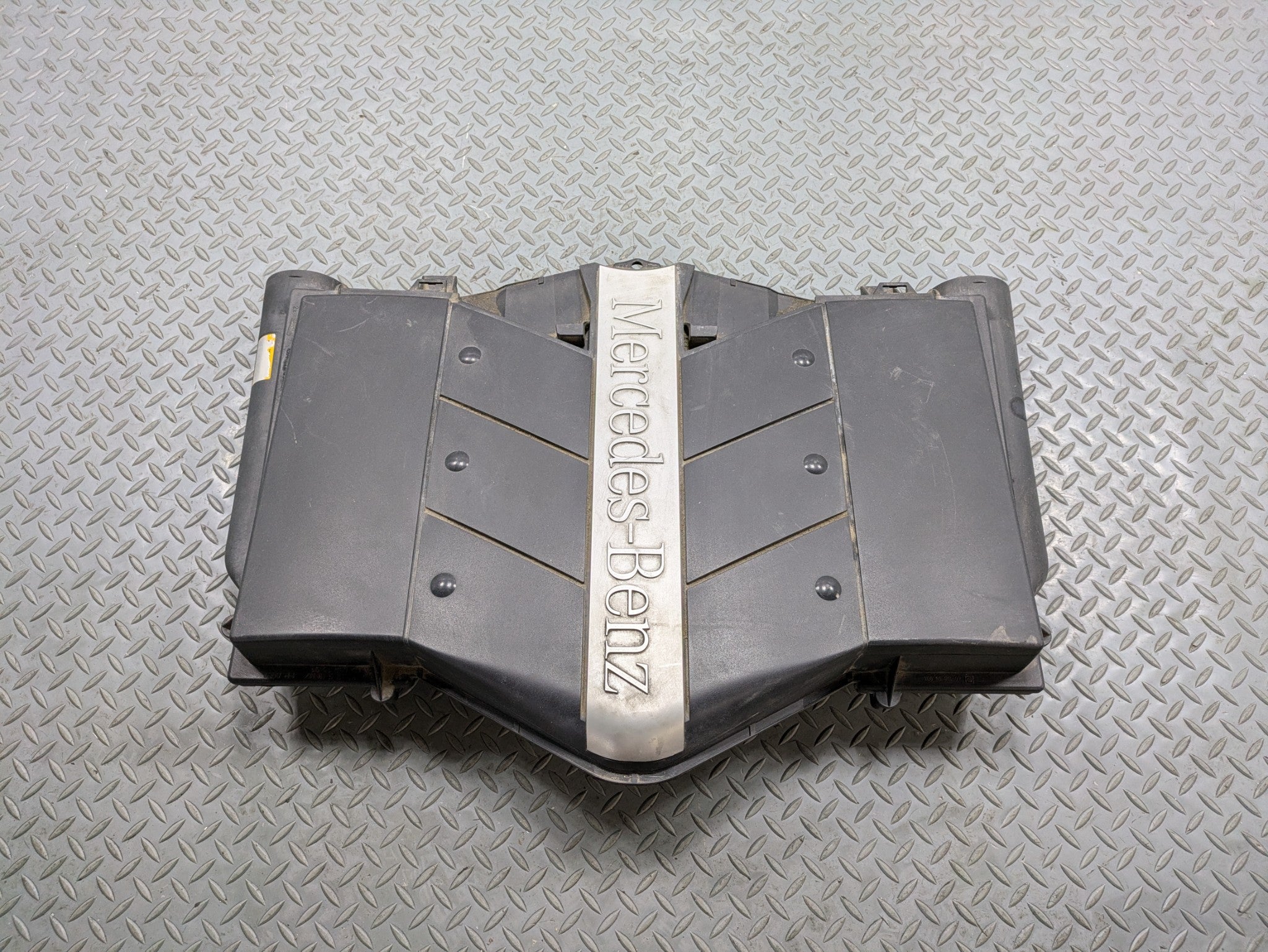 2002 - 2005 OEM MERCEDES BENZ CLK320 AIR INTAKE CLEANER HOUSING BOX