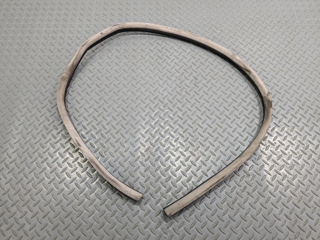 02 - 05 OEM MERCEDES BENZ CLK320 FRONT LEFT SIDE DOOR WEATHER STRIPPING RUBBER