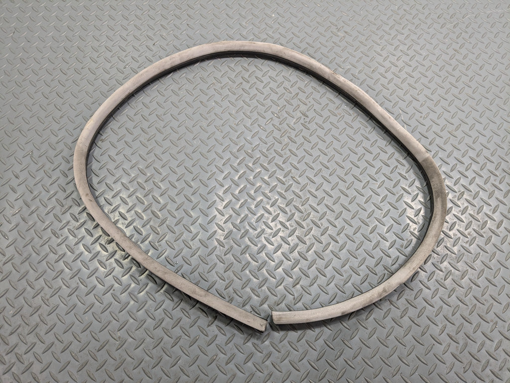 02 - 05 OEM MERCEDES BENZ CLK320 FRONT RIGHT SIDE DOOR WEATHER STRIPPING RUBBER