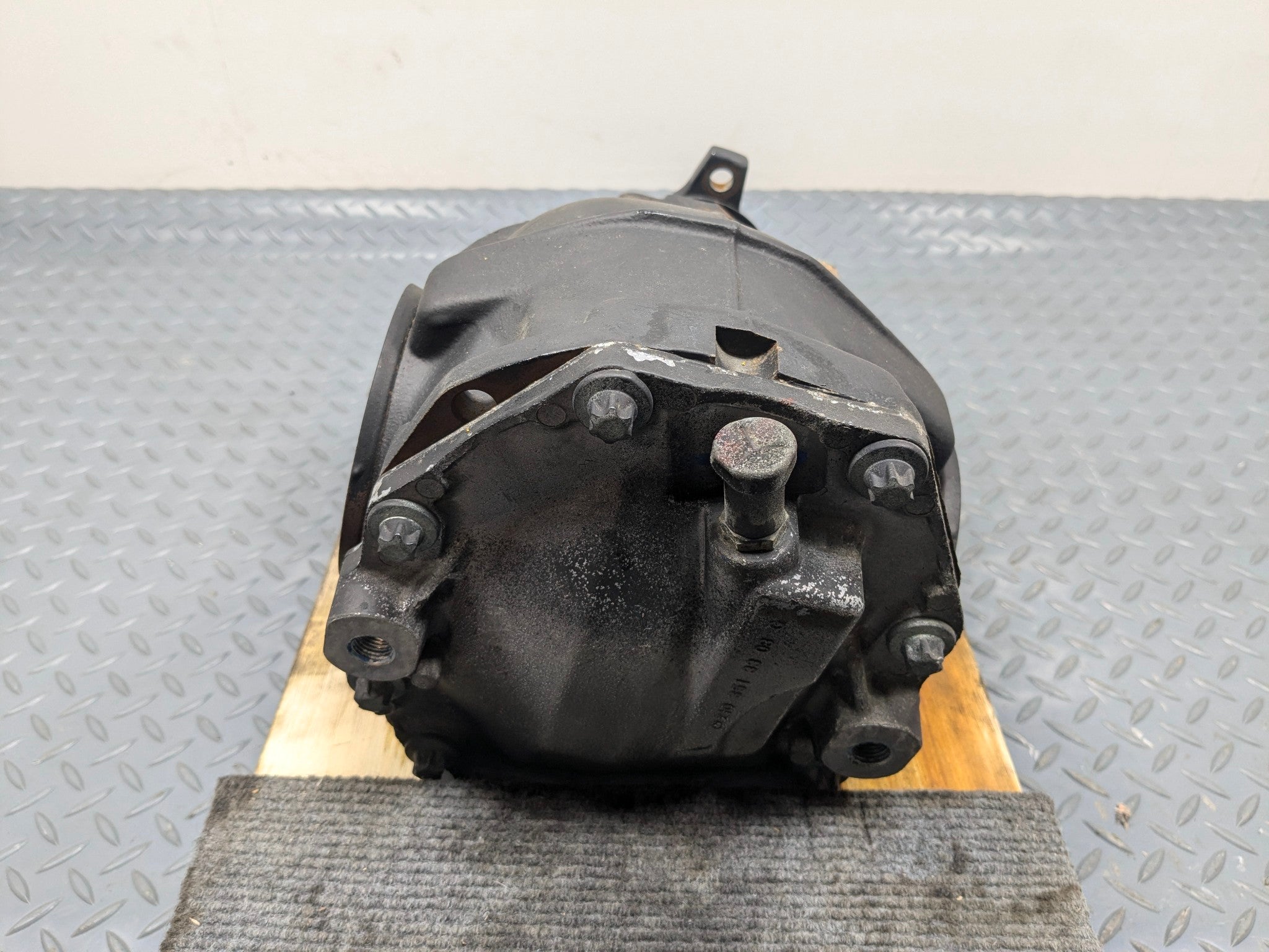 02 - 05 OEM MERCEDES BENZ CLK320 REAR DIFFERENTIAL CARRIER RATIO 3.45 ASSEMBLY