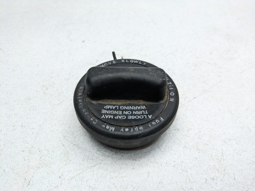 2002 - 2005 OEM MERCEDES BENZ CLK320 FUEL GAS RESERVOIR TANK FILLER NOZZLE CAP