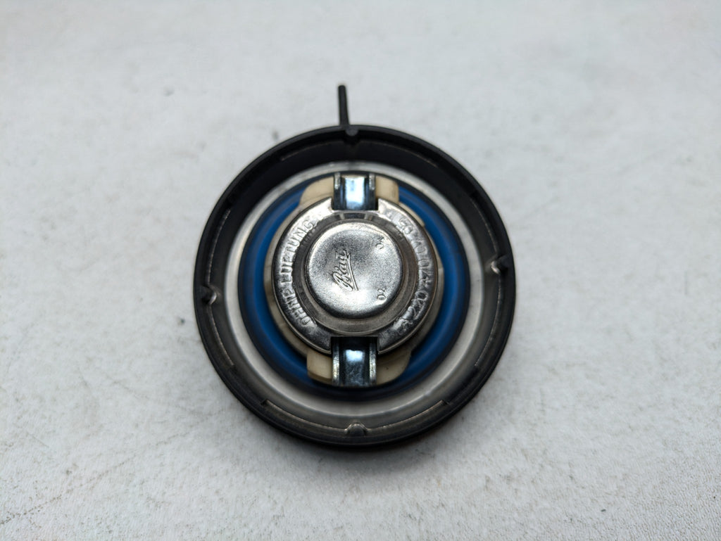 2002 - 2005 OEM MERCEDES BENZ CLK320 FUEL GAS RESERVOIR TANK FILLER NOZZLE CAP