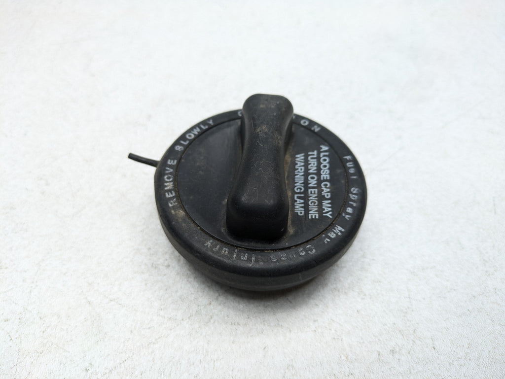 2002 - 2005 OEM MERCEDES BENZ CLK320 FUEL GAS RESERVOIR TANK FILLER NOZZLE CAP