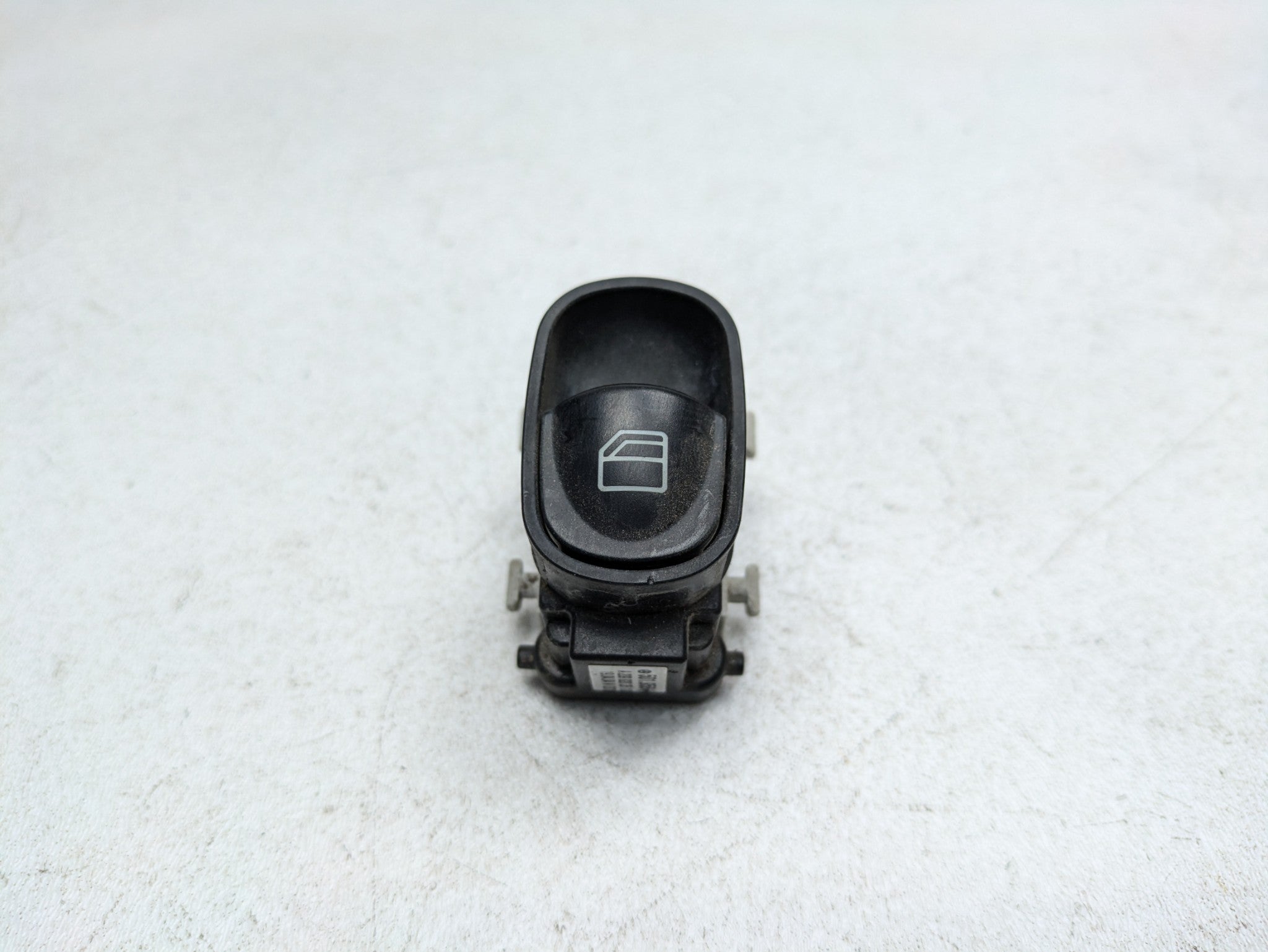 2002 - 2005 OEM MERCEDES BENZ CLK320 REAR RIGHT WINDOW CONTROL SWITCH