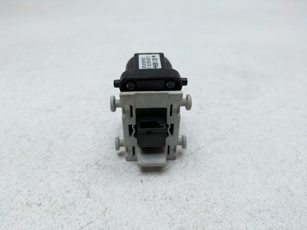 2002 - 2005 OEM MERCEDES BENZ CLK320 REAR RIGHT WINDOW CONTROL SWITCH