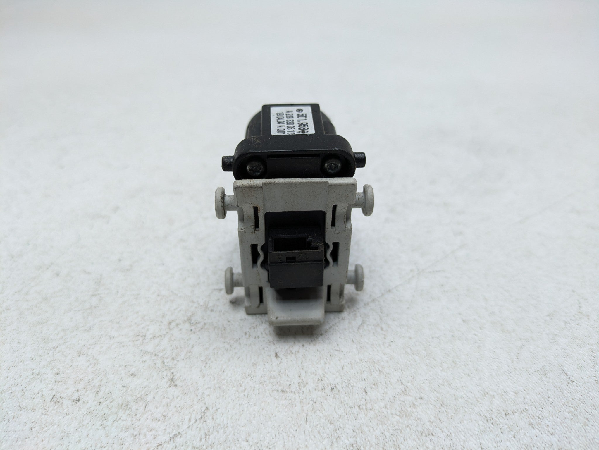 2002 - 2005 OEM MERCEDES BENZ CLK320 REAR RIGHT WINDOW CONTROL SWITCH