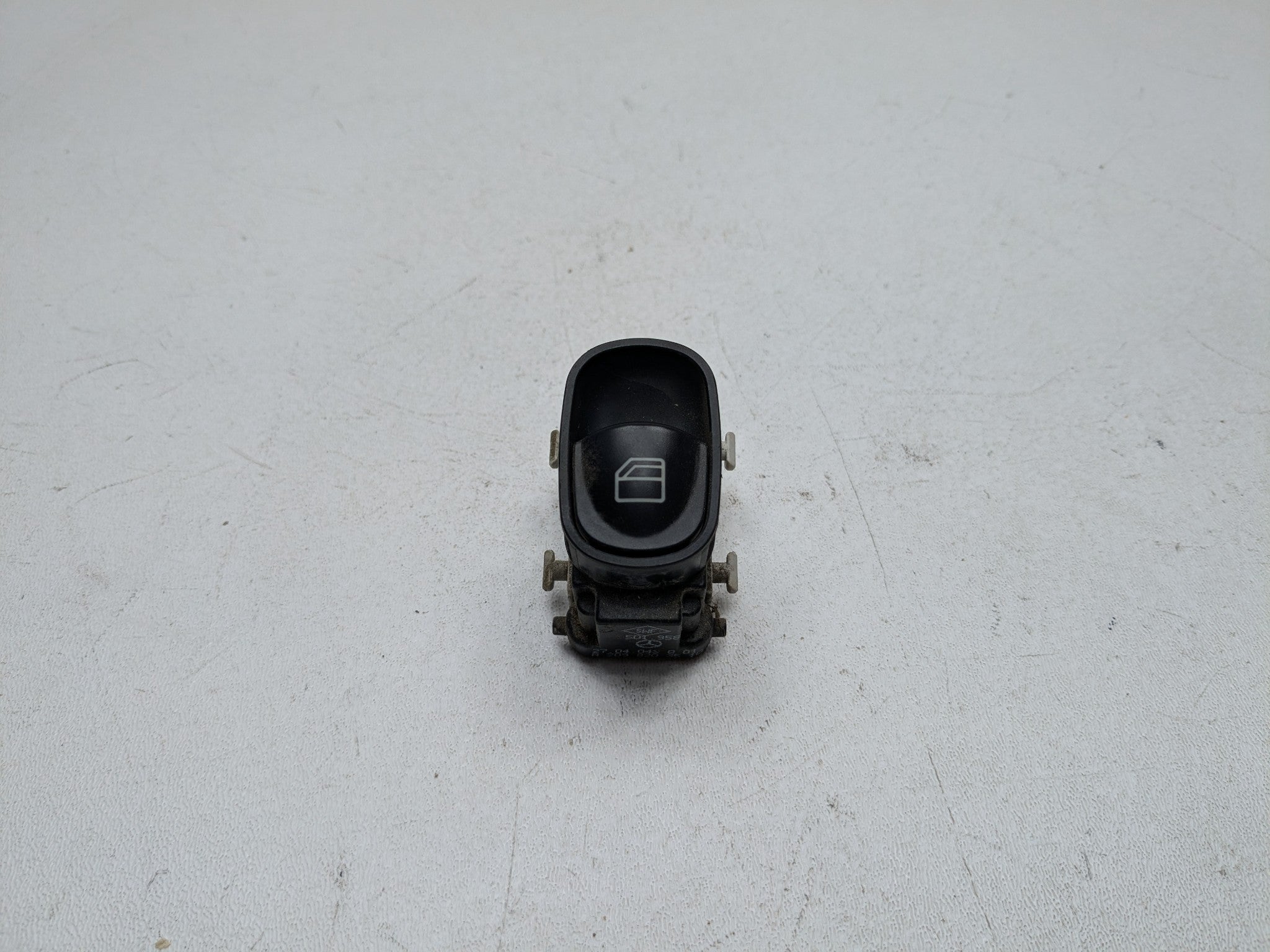 02 - 05 OEM MERCEDES BENZ CLK320 REAR LEFT DRIVER SIDE WINDOW REGULATOR SWITCH