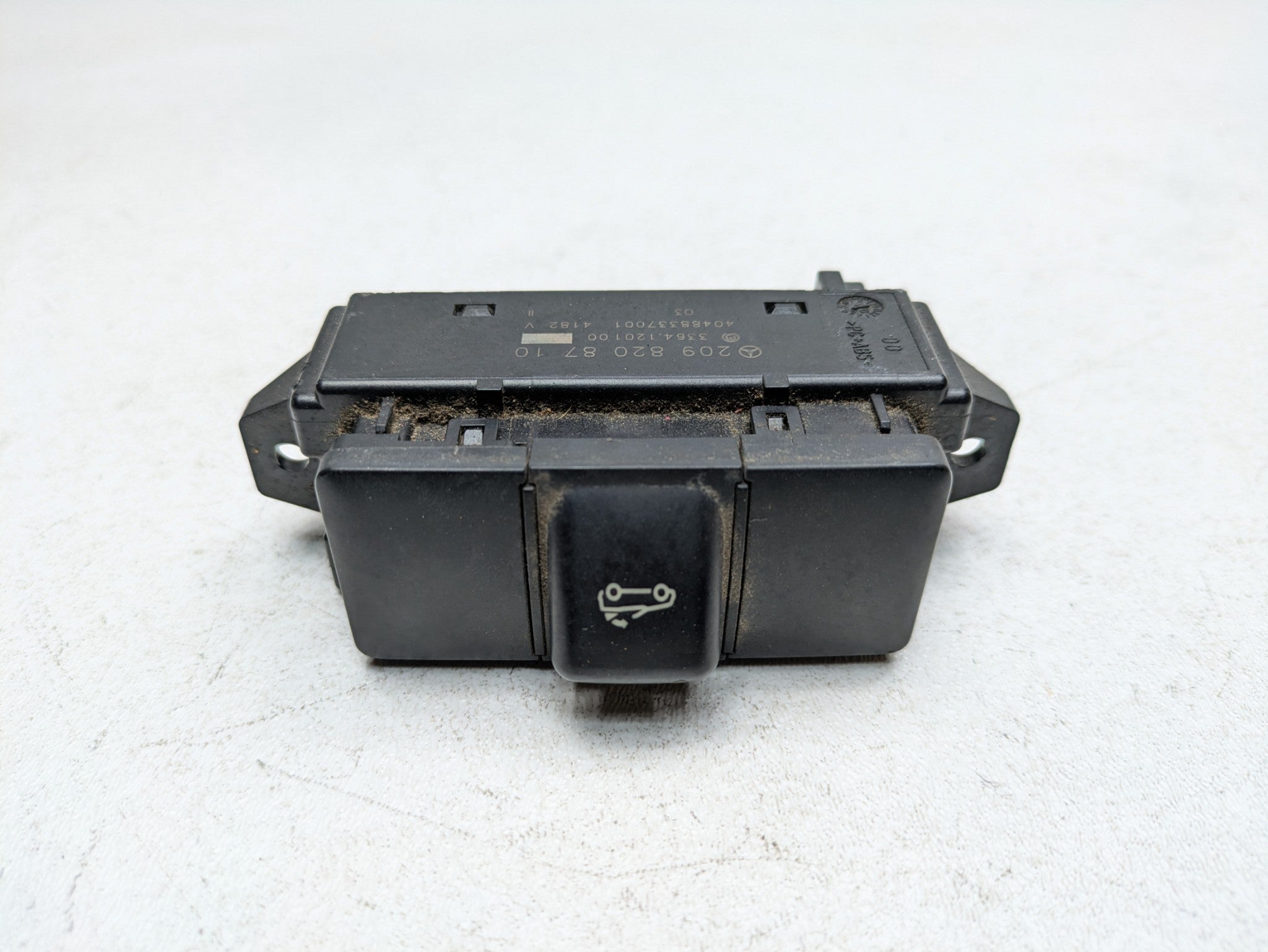 2002 - 2005 OEM MERCEDES BENZ CLK320 CONVERTIBLE TOP ROOF CONTROL BUTTON SWITCH