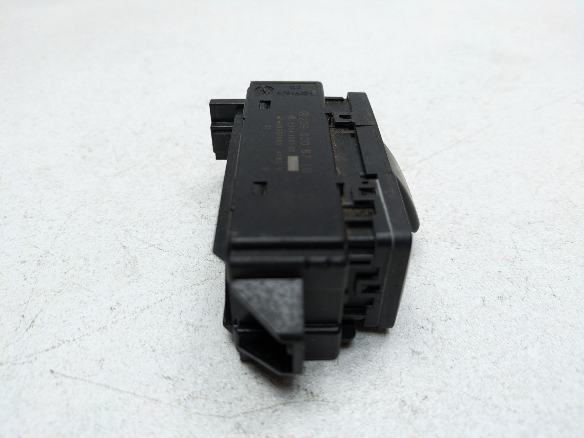 2002 - 2005 OEM MERCEDES BENZ CLK320 CONVERTIBLE TOP ROOF CONTROL BUTTON SWITCH