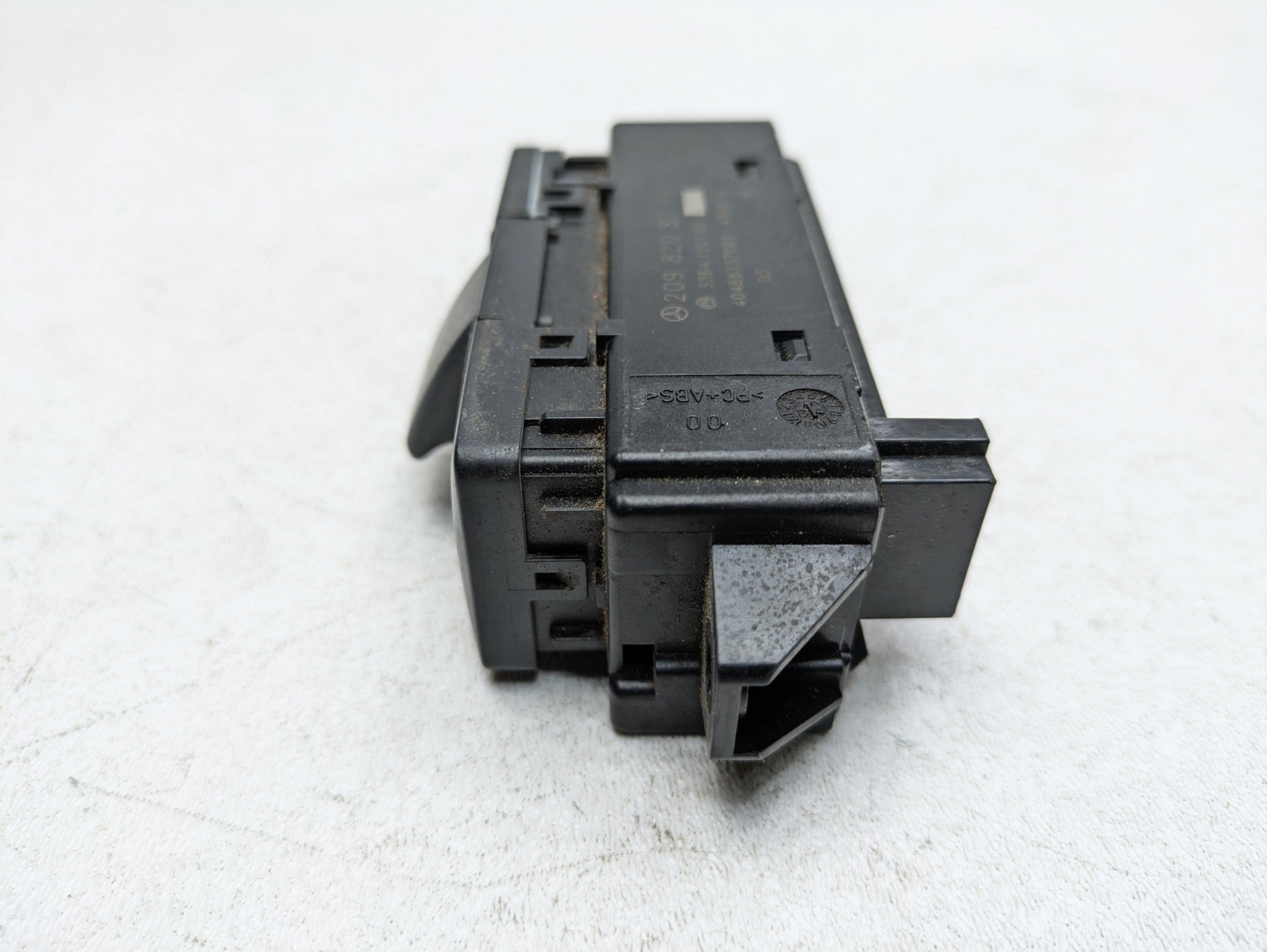 2002 - 2005 OEM MERCEDES BENZ CLK320 CONVERTIBLE TOP ROOF CONTROL BUTTON SWITCH