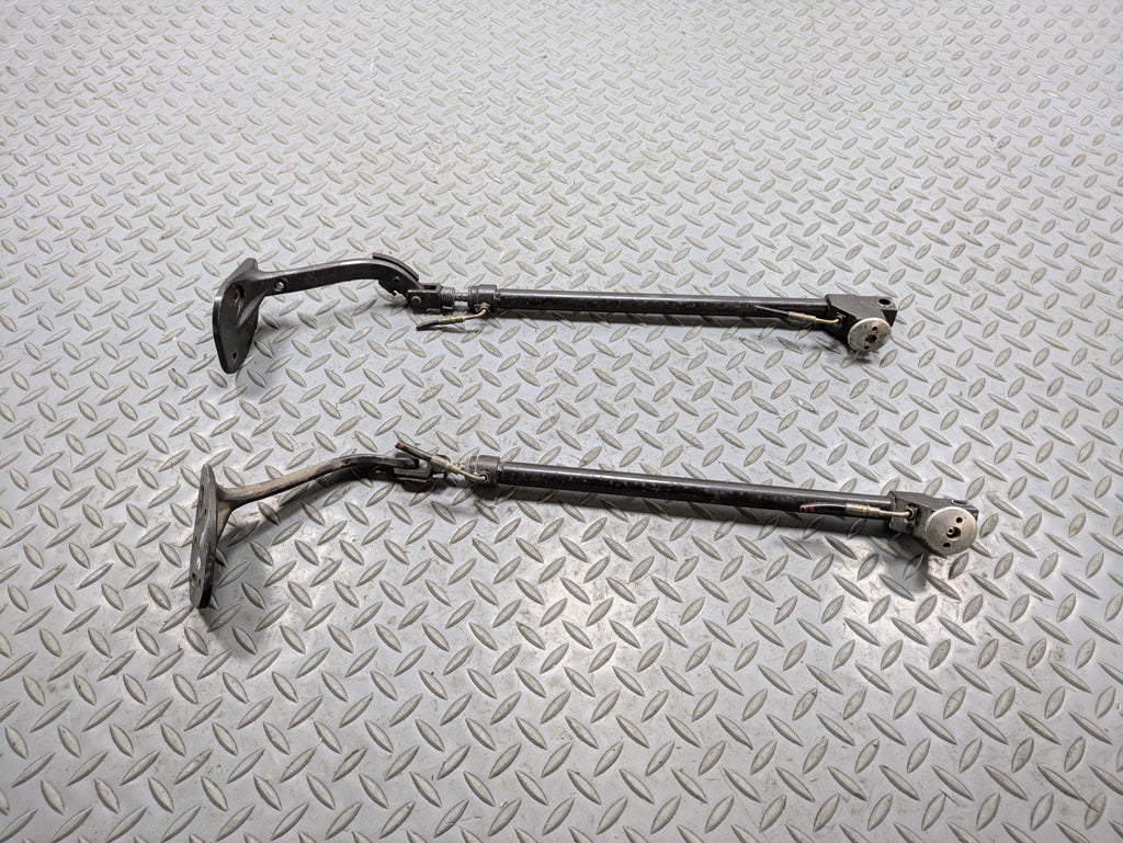 02 - 05 OEM MERCEDES BENZ CLK320 REAR LEFT AND RIGHT CASE COVER LIFT CYLINDER