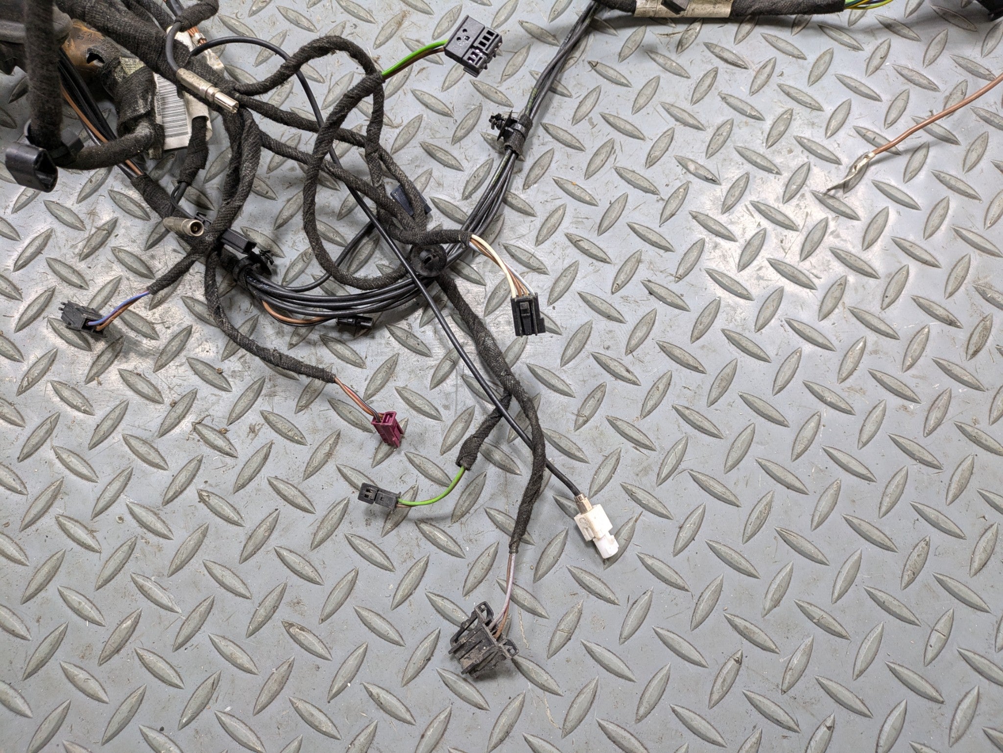 2002 - 2005 OEM MERCEDES BENZ CLK320 COMPLETE CONVERTIBLE TRUNK WIRE HARNESS