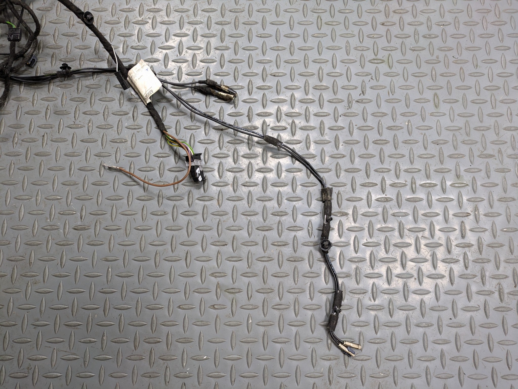 2002 - 2005 OEM MERCEDES BENZ CLK320 COMPLETE CONVERTIBLE TRUNK WIRE HARNESS