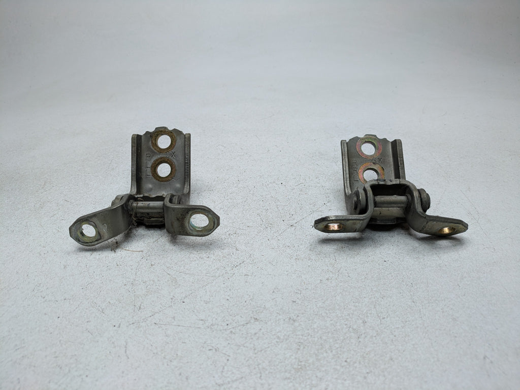 2004 - 2006 OEM NISSAN MAXIMA FRONT RIGHT SIDE UPPER AND LOWER DOOR HINGE SET