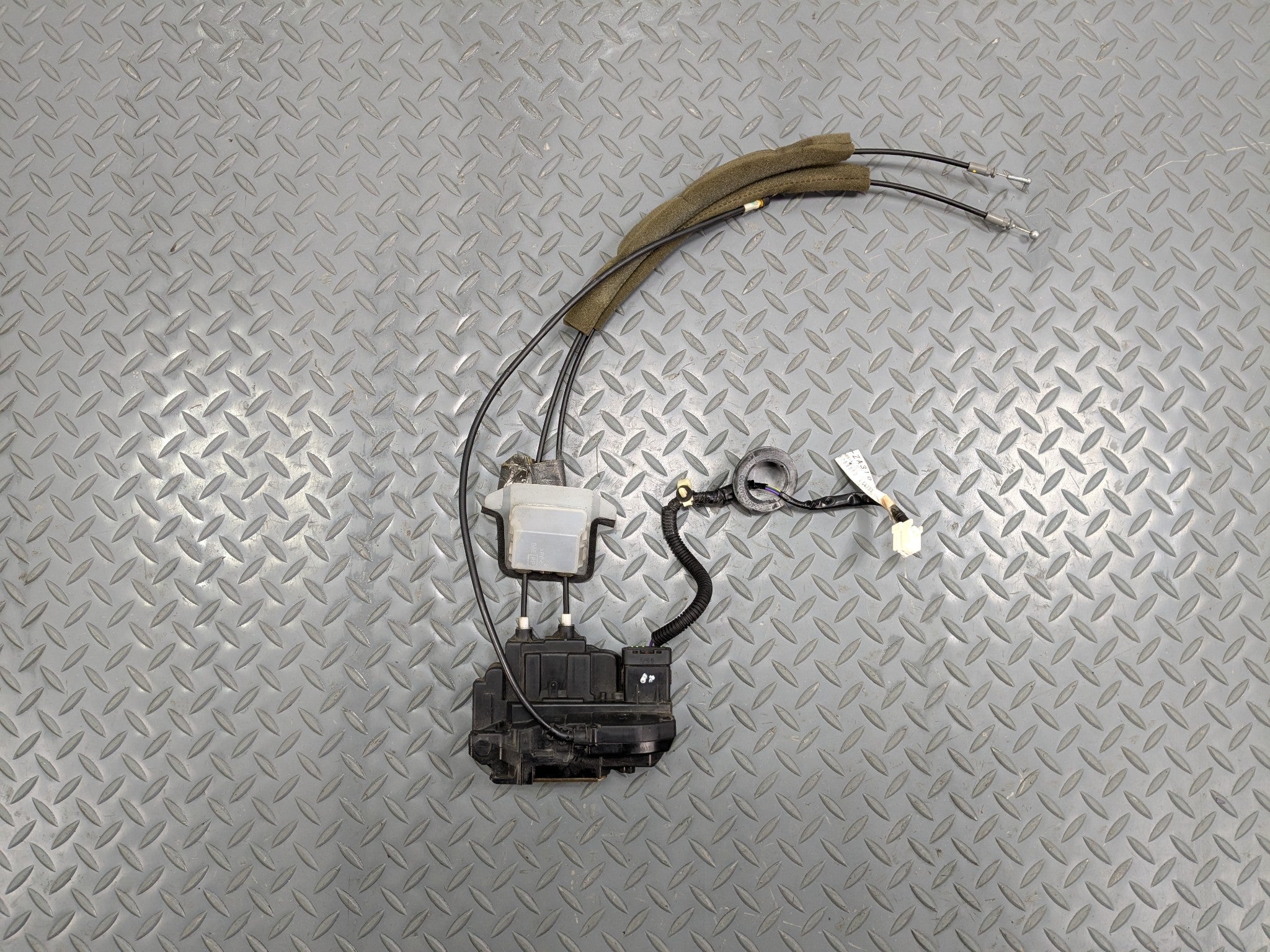 04 - 06 OEM NISSAN MAXIMA FRONT RIGHT PASSENGER SIDE DOOR LATCH LOCK ACTUATOR