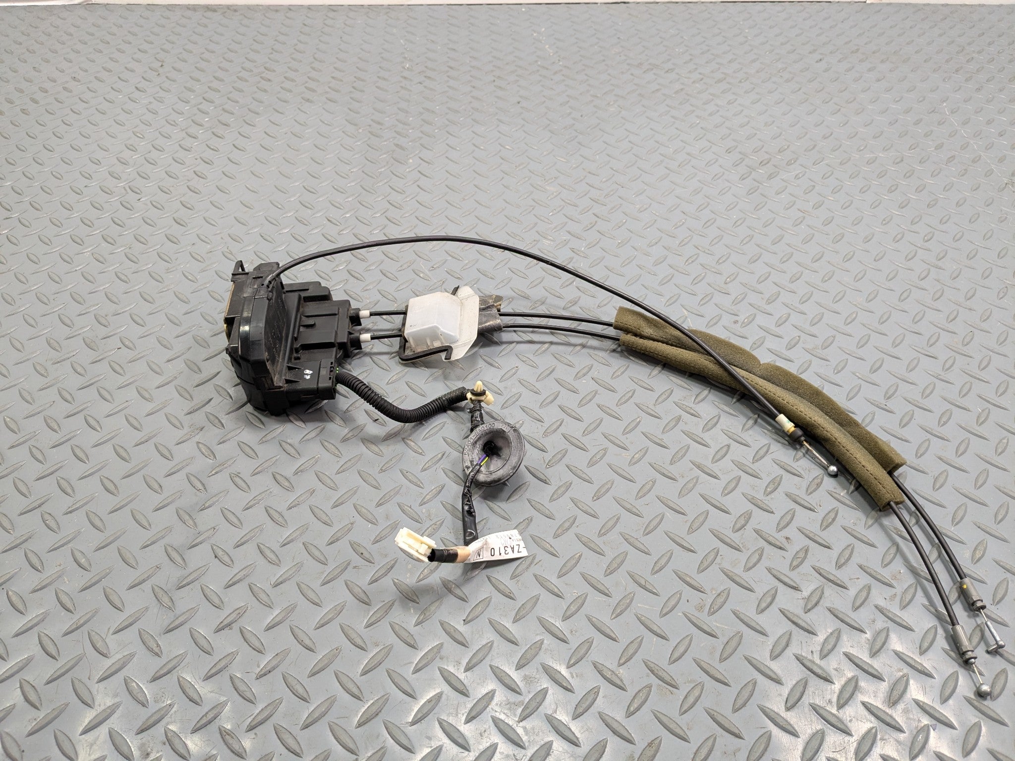 04 - 06 OEM NISSAN MAXIMA FRONT RIGHT PASSENGER SIDE DOOR LATCH LOCK ACTUATOR