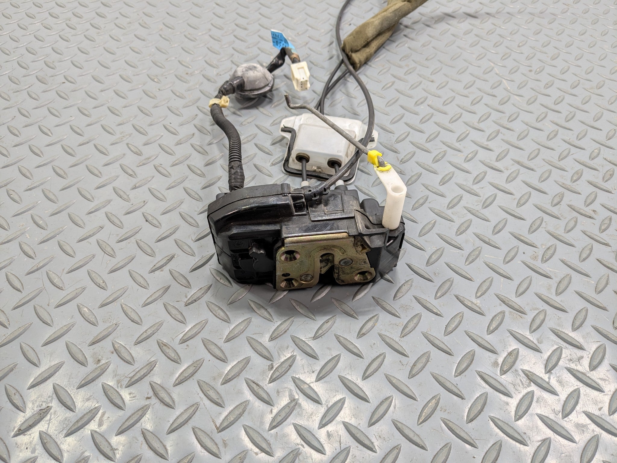 2004 - 2006 OEM NISSAN MAXIMA FRONT LEFT DRIVER SIDE DOOR LATCH LOCK ACTUATOR