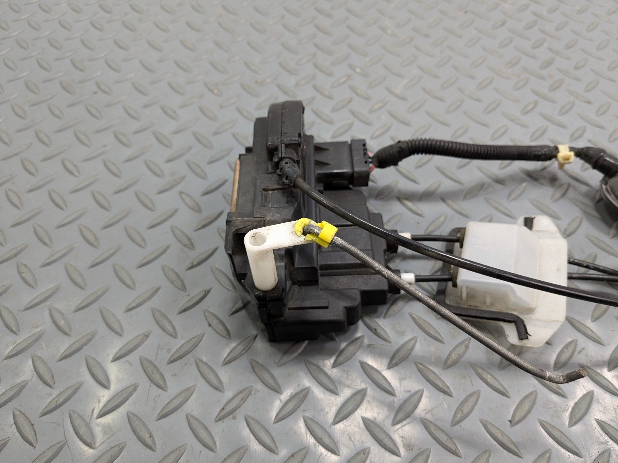 2004 - 2006 OEM NISSAN MAXIMA FRONT LEFT DRIVER SIDE DOOR LATCH LOCK ACTUATOR