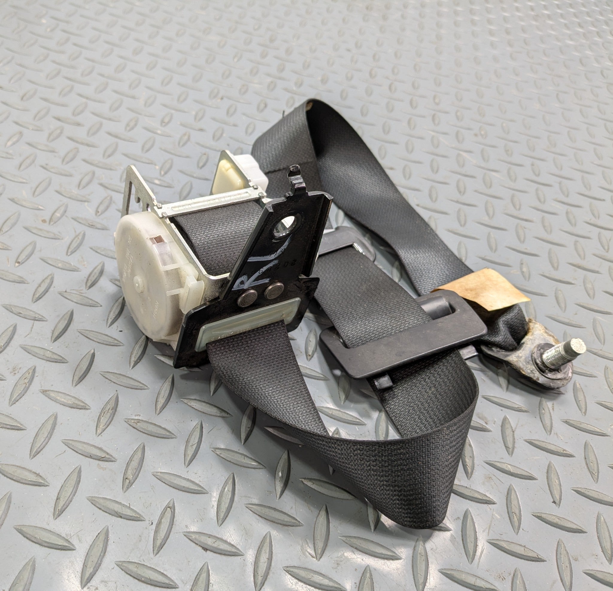 04 - 06 OEM NISSAN MAXIMA REAR RIGHT PASSENGER SIDE SEAT BELT RETRACTOR BLACK