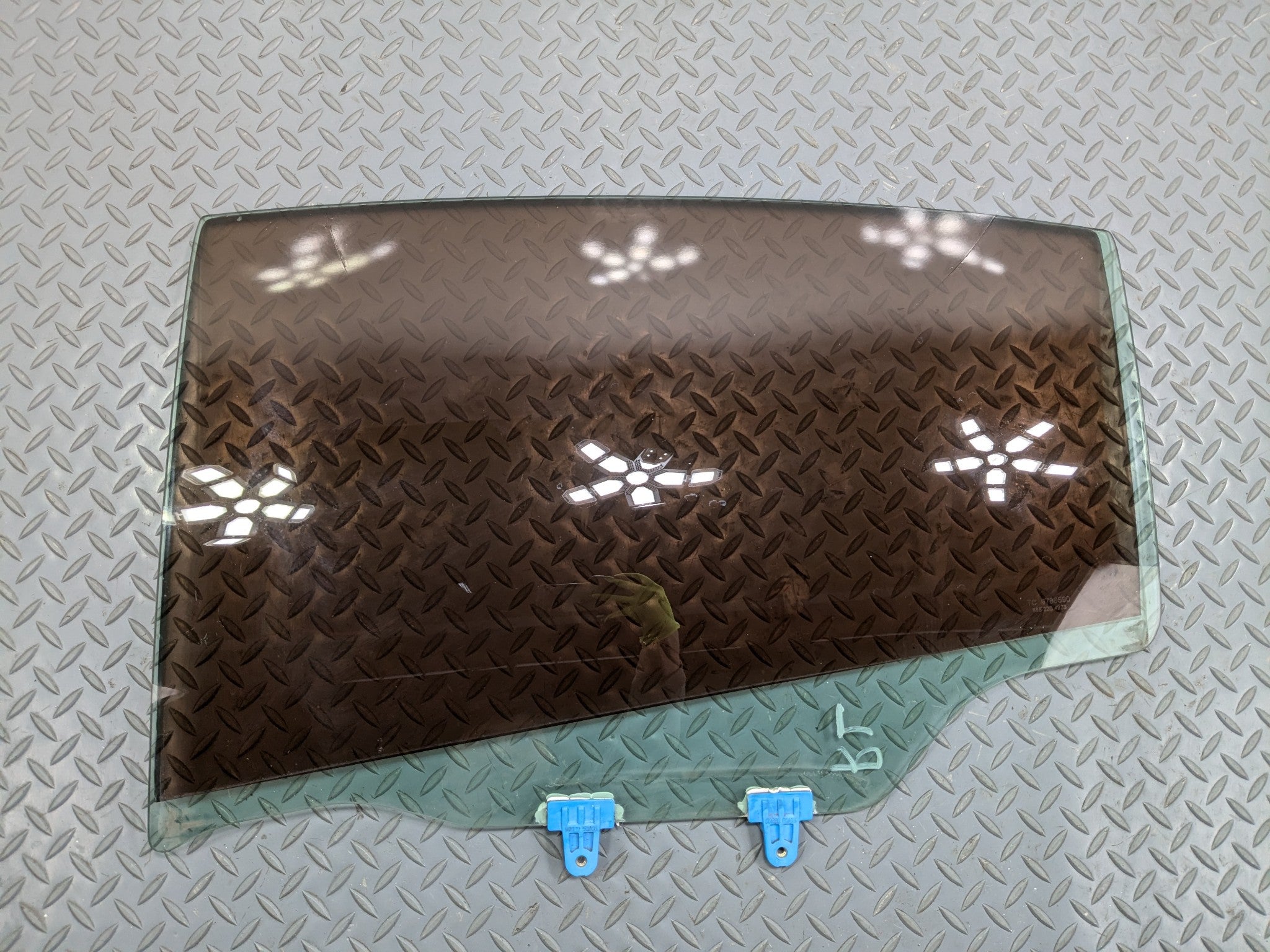 2004 - 2006 OEM NISSAN MAXIMA REAR LEFT DRIVER SIDE DOOR WINDOW GLASS