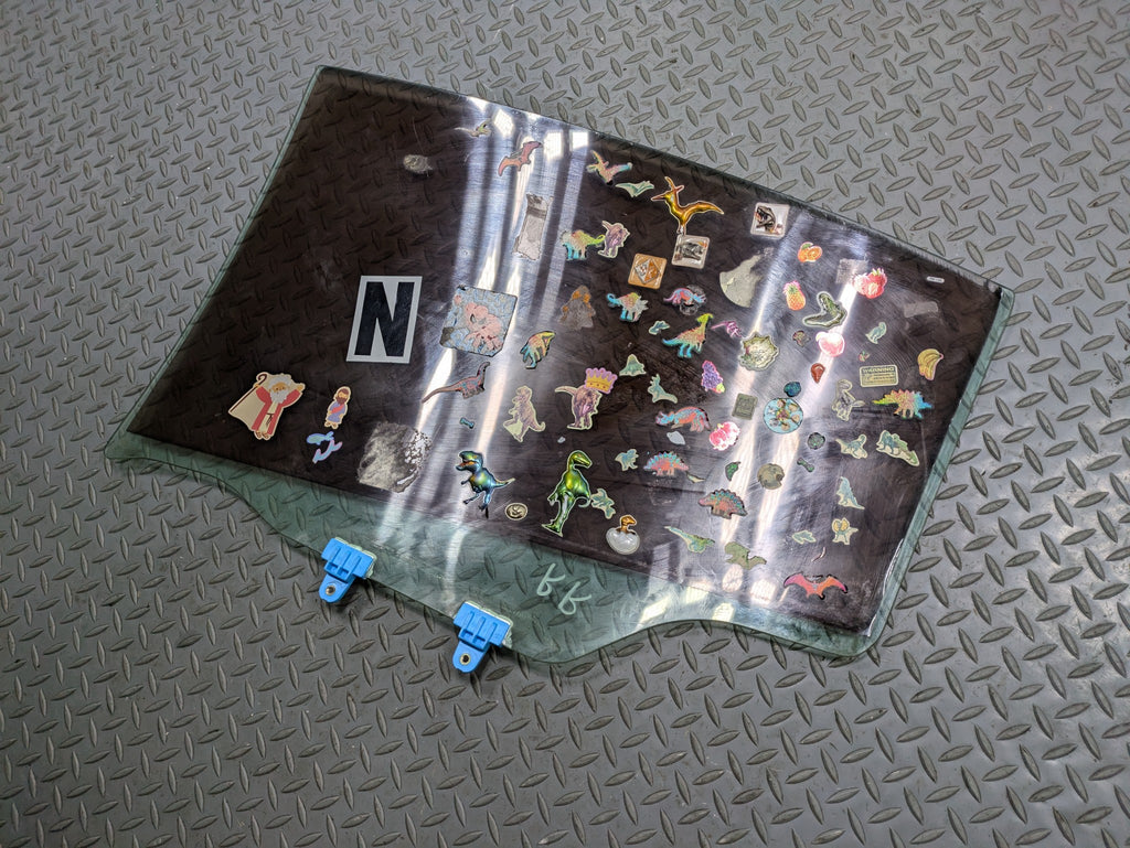 2004 - 2006 OEM NISSAN MAXIMA REAR RIGHT PASSENGER SIDE DOOR WINDOW GLASS