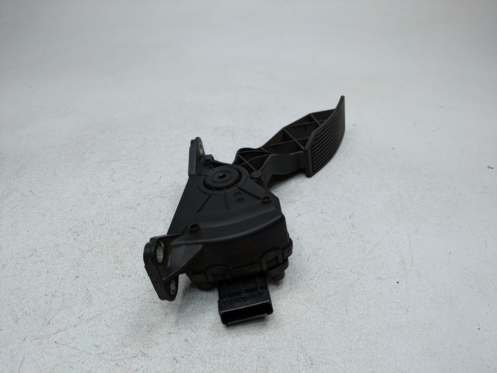 04 - 06 OEM NISSAN MAXIMA GAS THROTTLE ACCELERATOR PEDAL WITH SENSOR ASSEMBLY