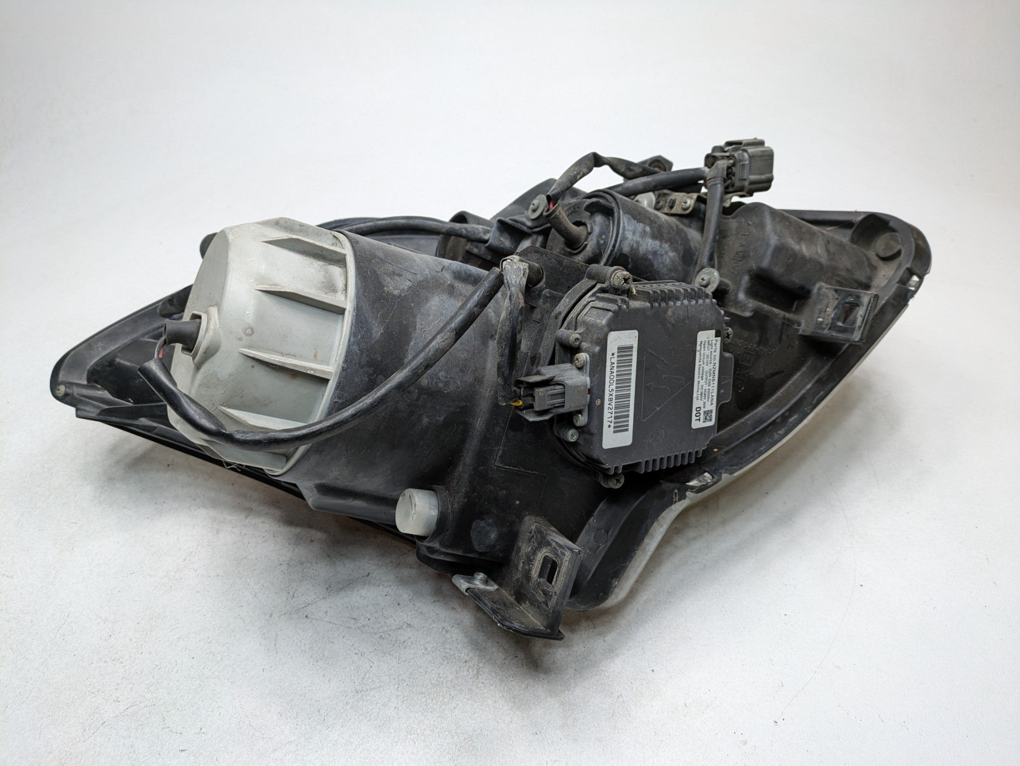 2004 - 2006 OEM NISSAN MAXIMA FRONT LEFT DRIVER SIDE HEADLAMP ASSEMBLY