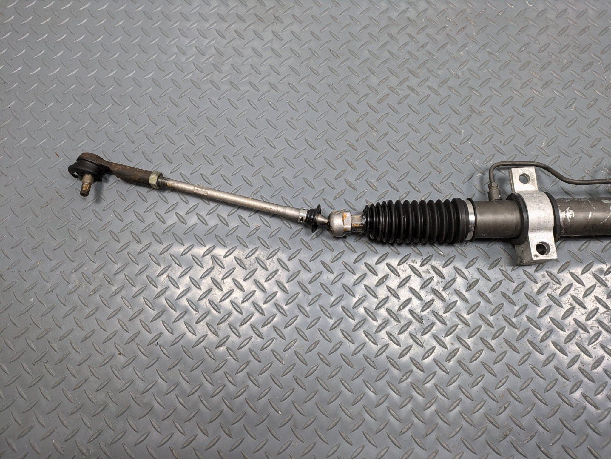 2004 - 2006 OEM NISSAN MAXIMA POWER STEERING GEAR RACK AND PINION ASSEMBLY