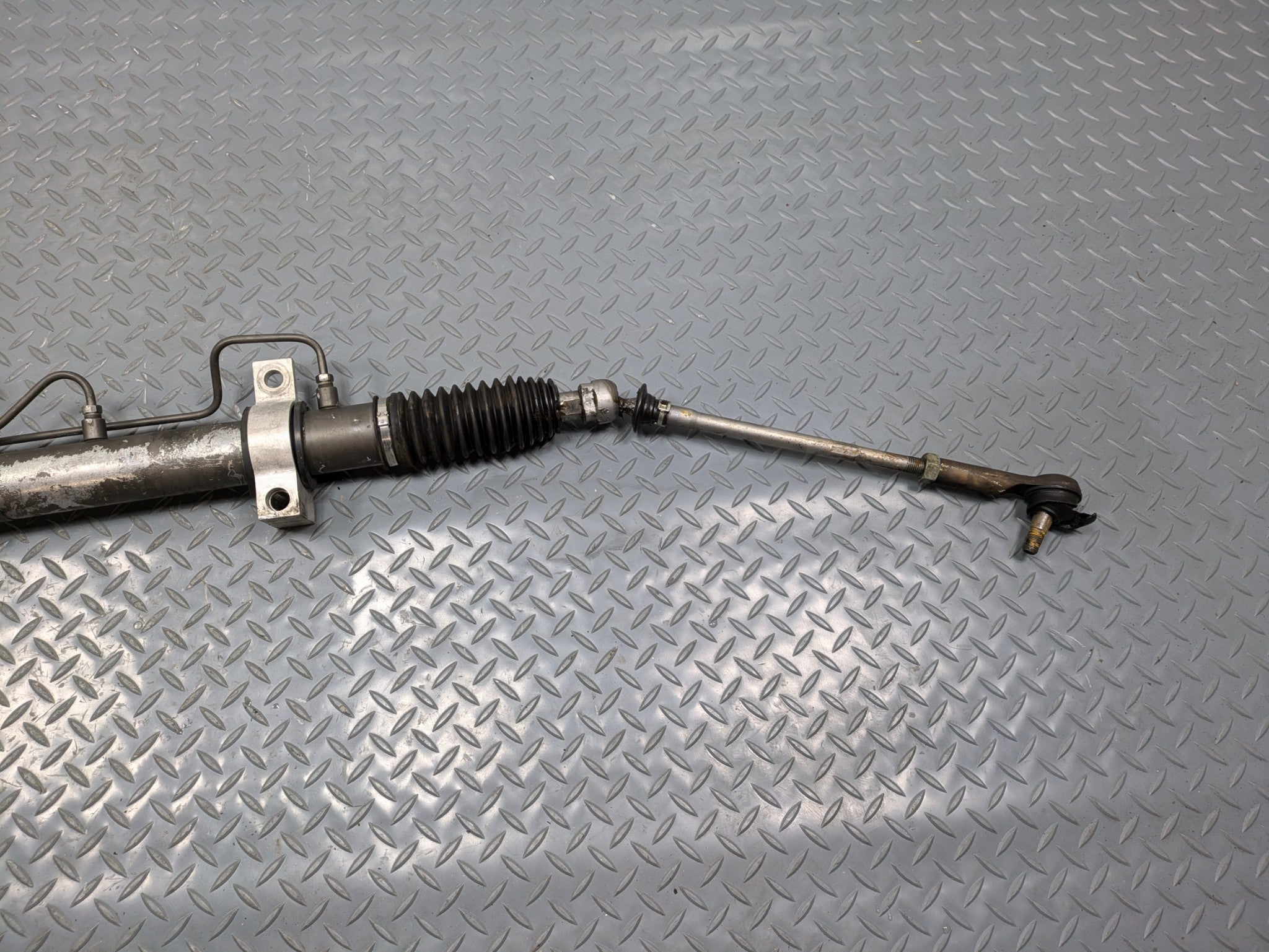 2004 - 2006 OEM NISSAN MAXIMA POWER STEERING GEAR RACK AND PINION ASSEMBLY