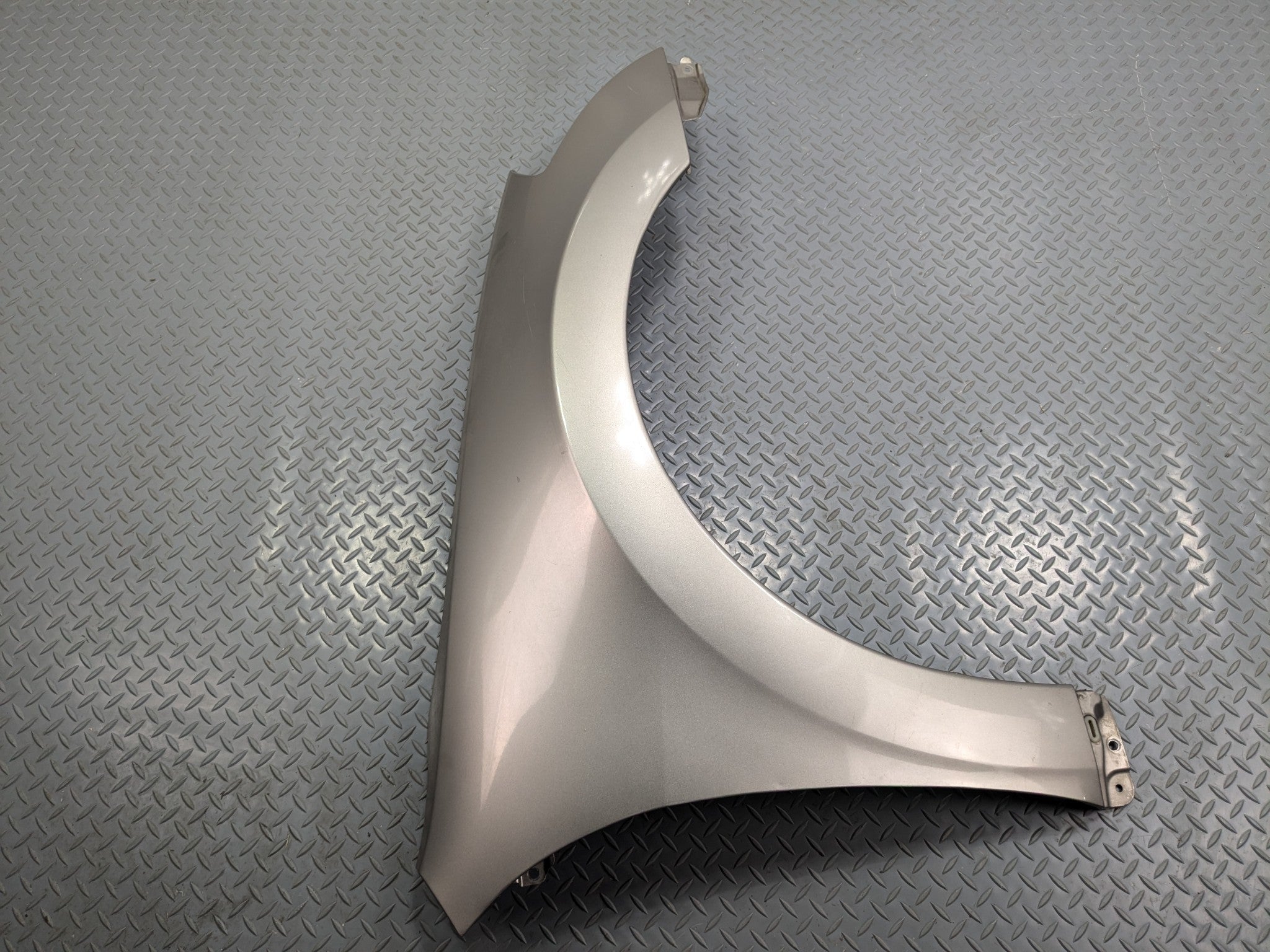 04 - 06 OEM NISSAN MAXIMA FRONT RIGHT PASSENGER SIDE FENDER COVER PANEL ASSEMBLY