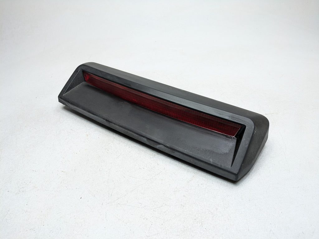 2004 - 2006 OEM NISSAN MAXIMA REAR CENTER HIGH MOUNT THIRD BRAKE LIGHT ASSEMBLY