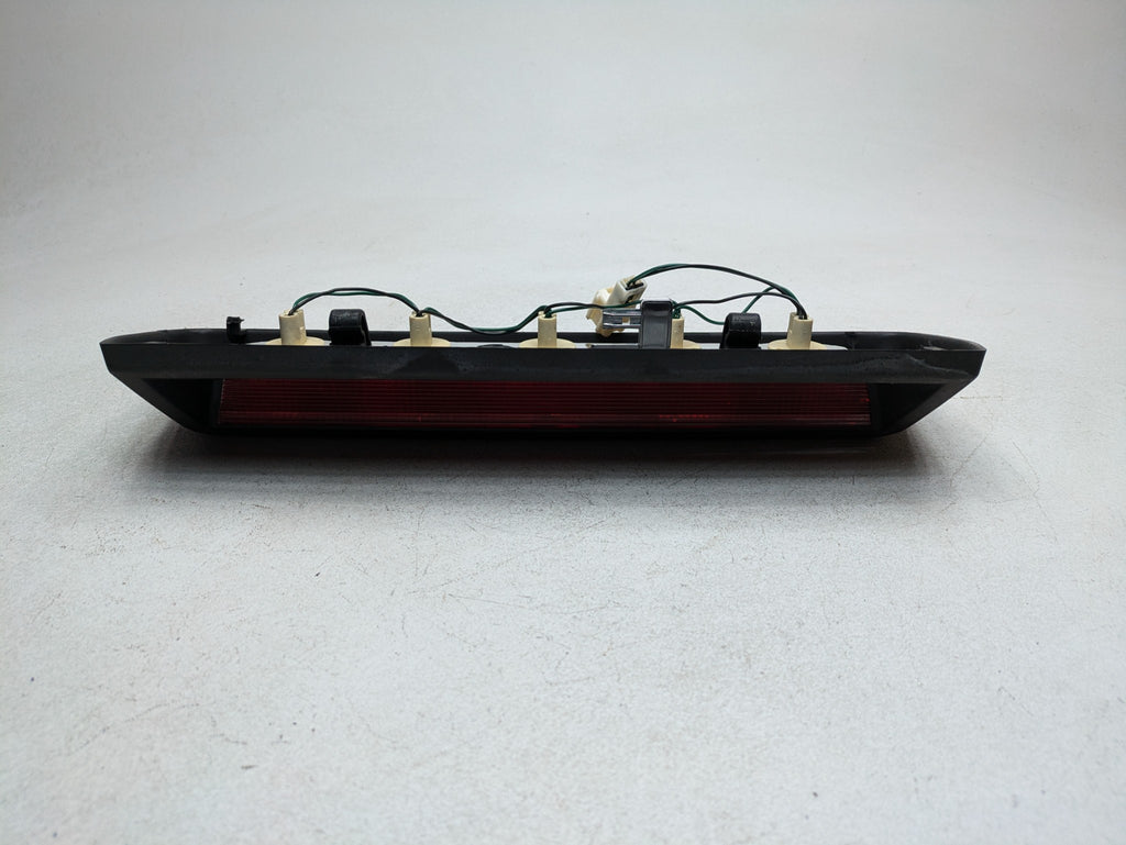 2004 - 2006 OEM NISSAN MAXIMA REAR CENTER HIGH MOUNT THIRD BRAKE LIGHT ASSEMBLY