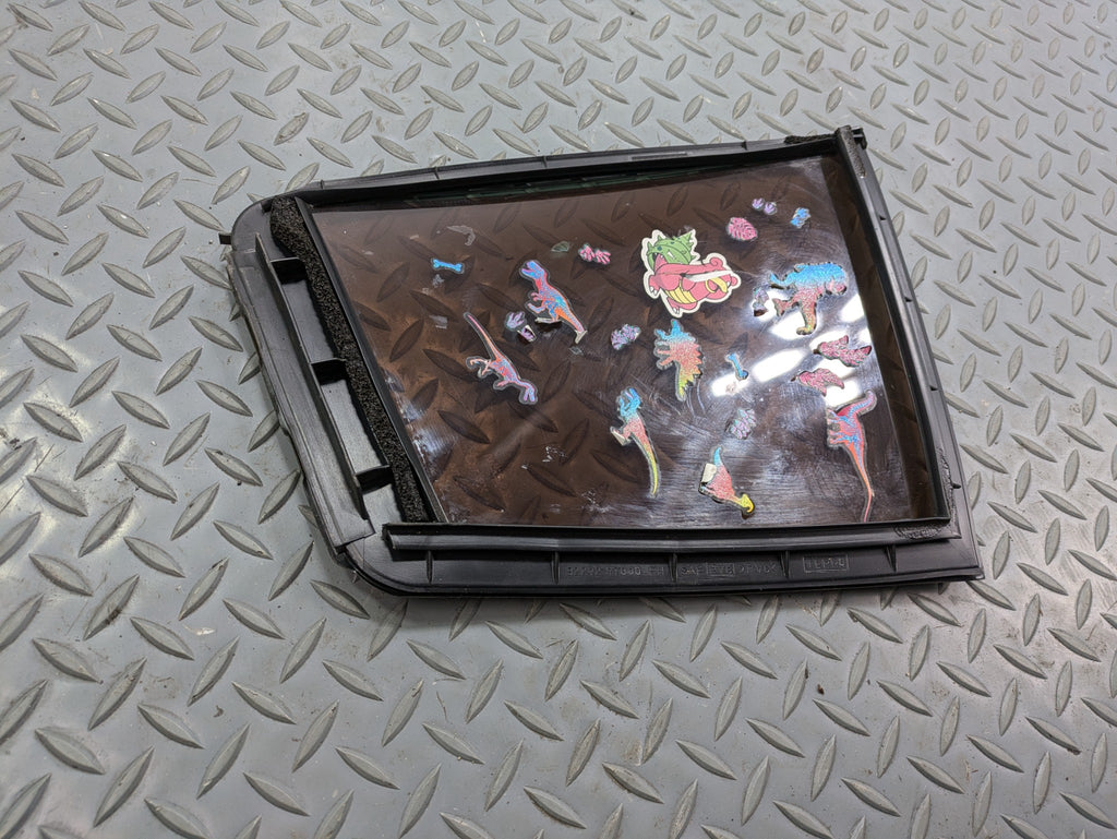 2004 - 2006 OEM NISSAN MAXIMA REAR RIGHT PASSENGER SIDE DOOR VENT WINDOW GLASS