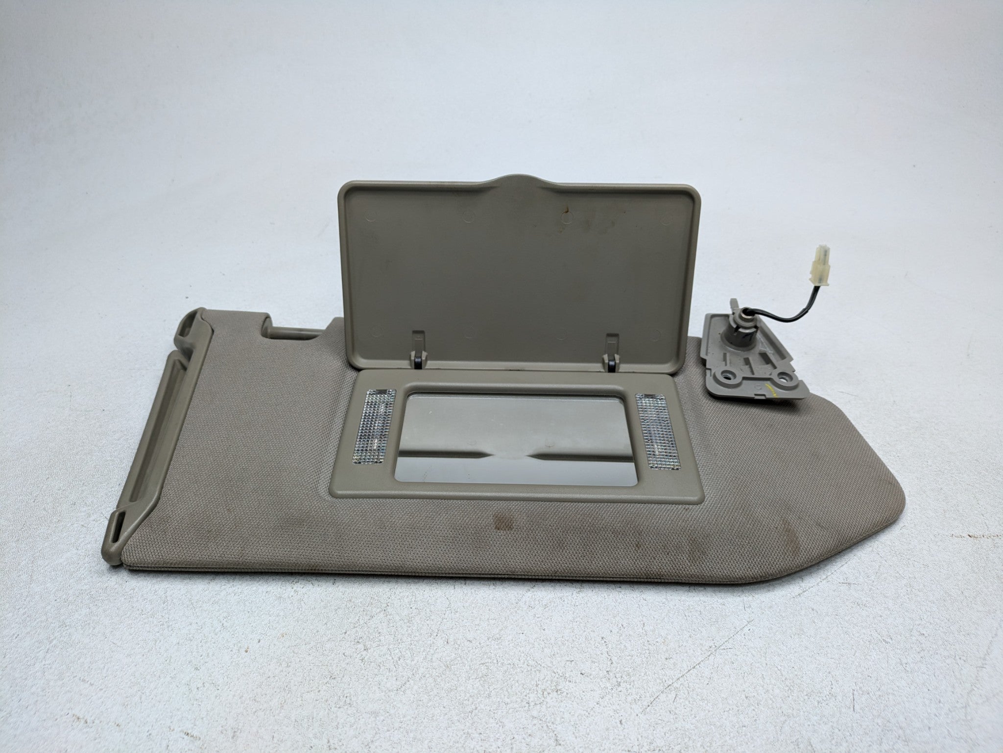 04 - 06 OEM NISSAN MAXIMA RIGHT PASSENGER SIDE SUN VISOR ILLUMINATED GRAY CLOTH