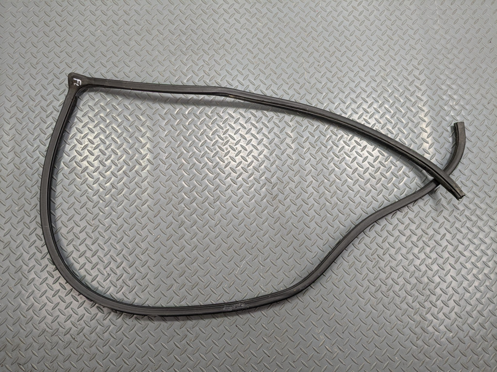 2004 - 2006 OEM NISSAN MAXIMA FRONT LEFT DRIVER SIDE WEATHER STRIPPING RUBBER
