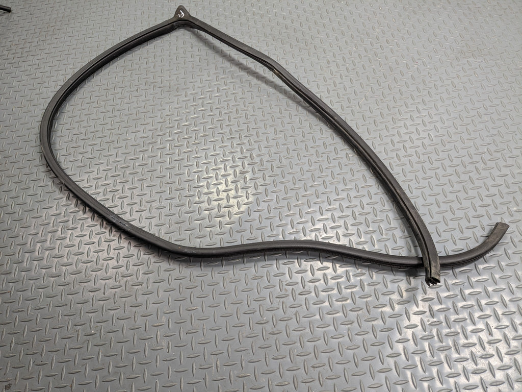 2004 - 2006 OEM NISSAN MAXIMA FRONT LEFT DRIVER SIDE WEATHER STRIPPING RUBBER