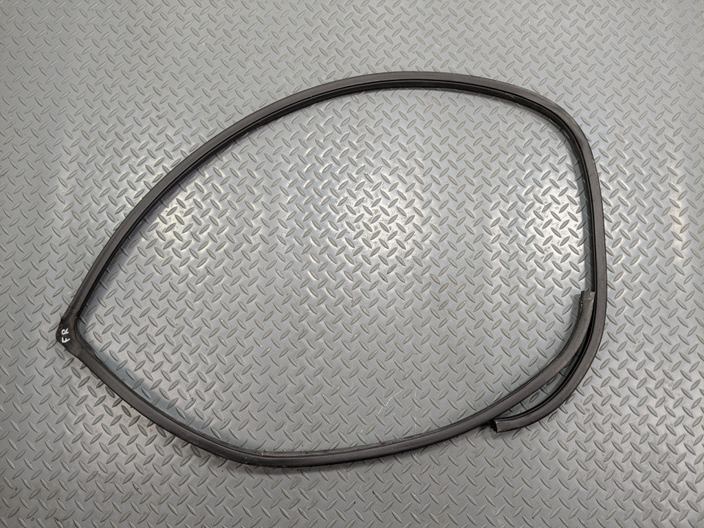 04 - 06 OEM NISSAN MAXIMA FRONT RIGHT PASSENGER SIDE WEATHER STRIPPING RUBBER