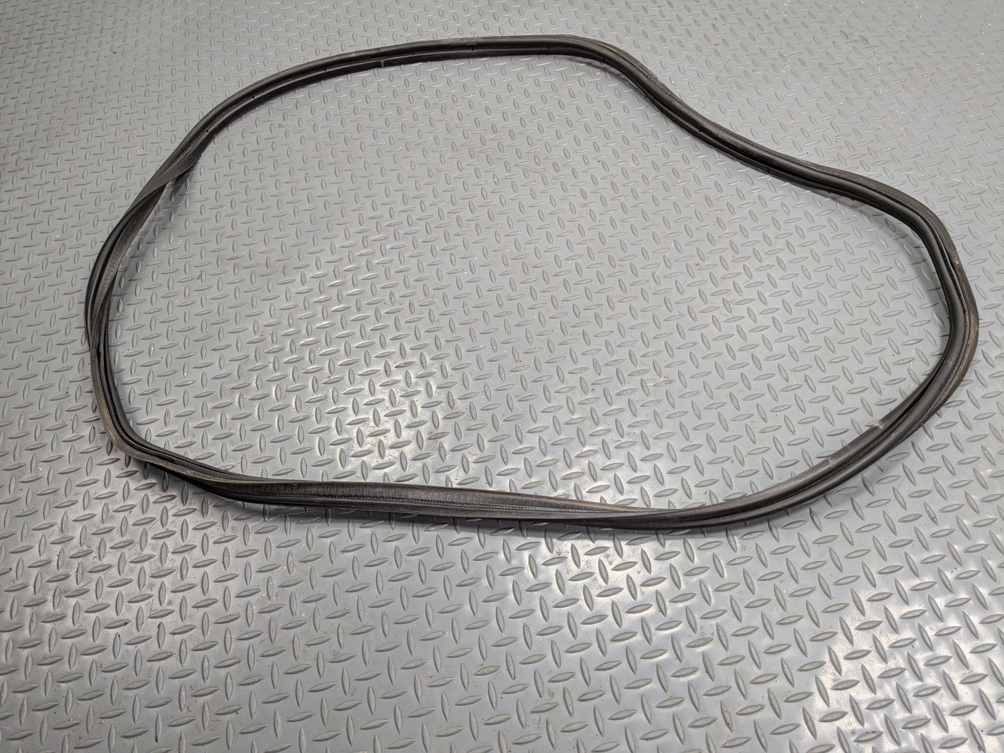 2004 - 2006 OEM NISSAN MAXIMA REAR TRUNK TAILGATE SEAL WEATHER STRIPPING RUBBER