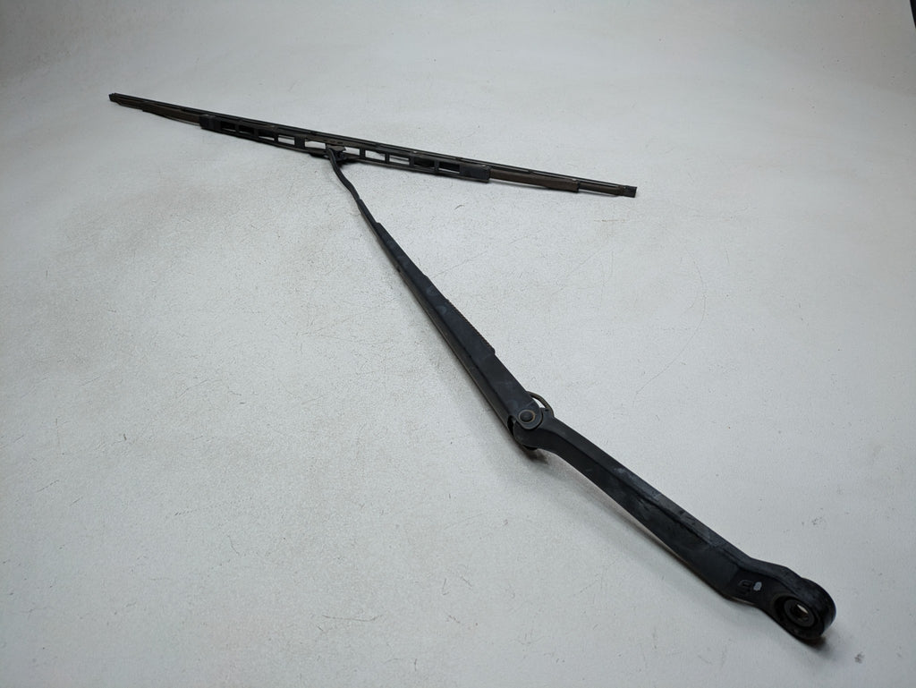 04 - 06 OEM NISSAN MAXIMA FRONT LEFT DRIVER SIDE WINDSHIELD WIPER ARM WITH BLADE