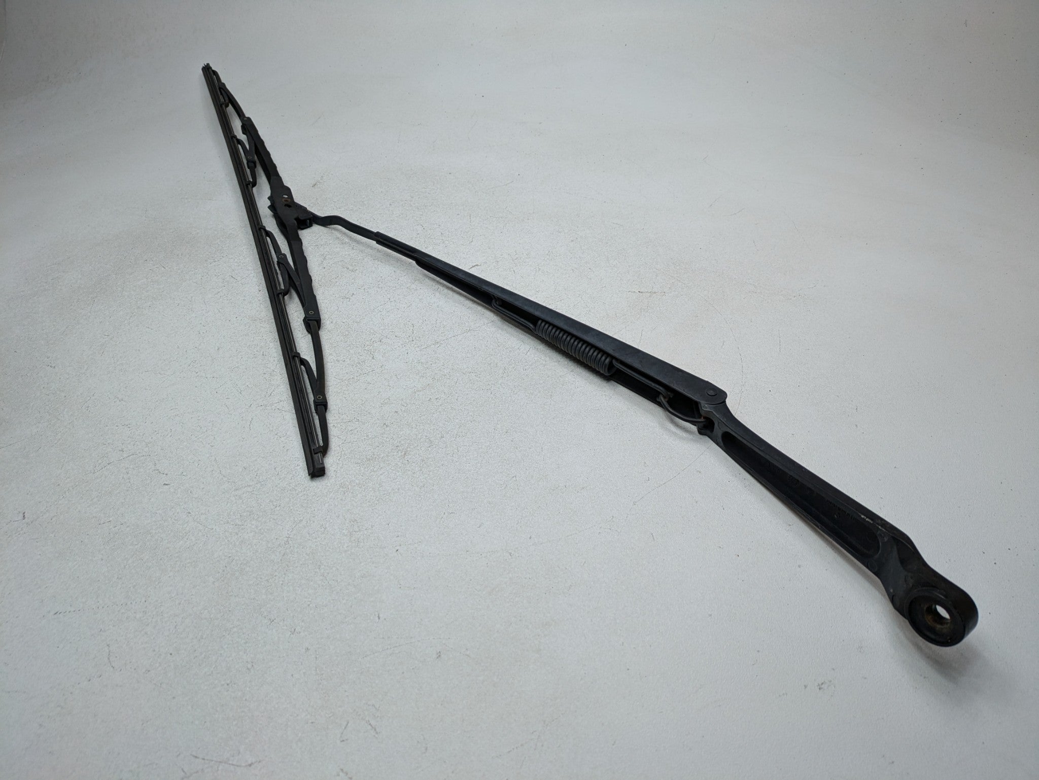 04 - 06 OEM NISSAN MAXIMA FRONT LEFT DRIVER SIDE WINDSHIELD WIPER ARM WITH BLADE