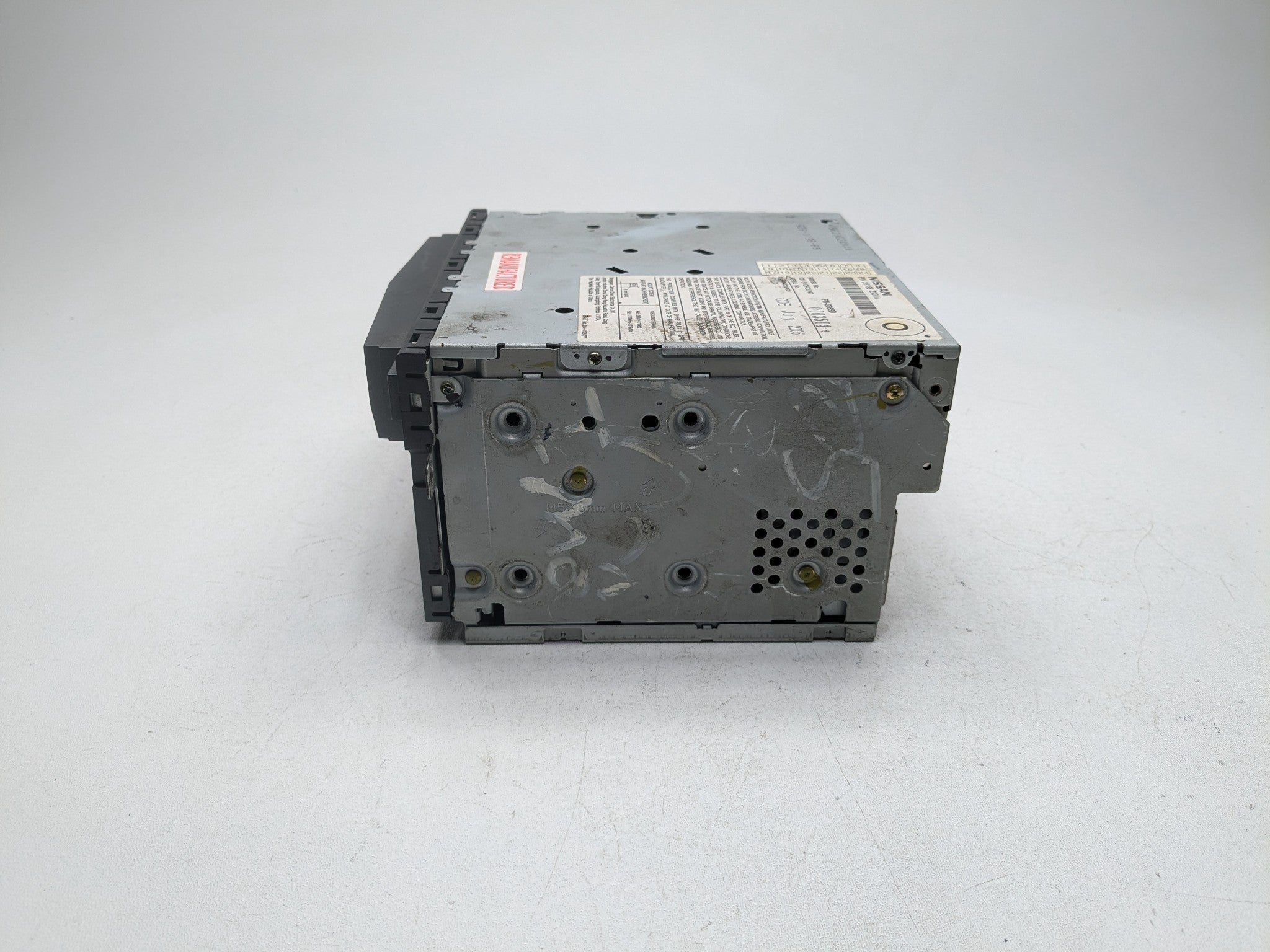 2004 - 2006 OEM NISSAN MAXIMA AUDIO AND VISUAL EQUIPMENT RADIO RECEIVER ASSEMBLY