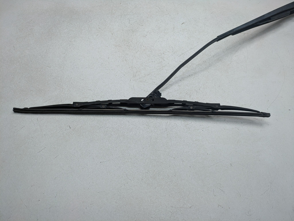 2004 - 2006 OEM NISSAN MAXIMA FRONT RIGHT SIDE WINDSHIELD WIPER ARM WITH BLADE