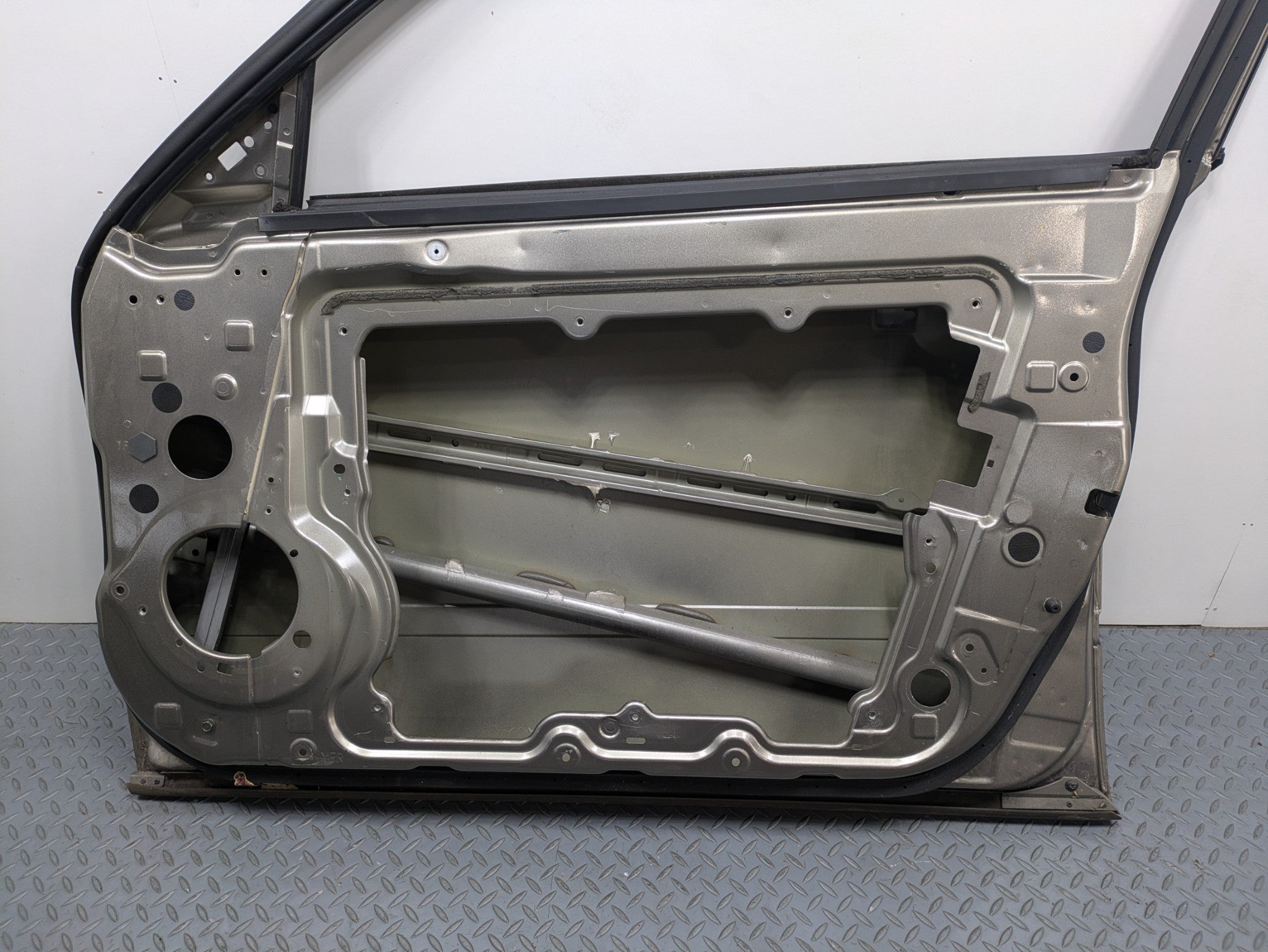 04 - 06 OEM NISSAN MAXIMA FRONT RIGHT PASSENGER SIDE DOOR SHELL PANEL ASSEMBLY