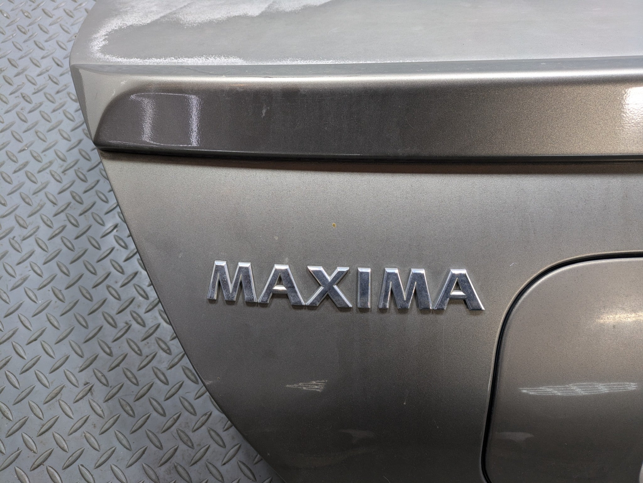 2004 - 2006 OEM NISSAN MAXIMA REAR TRUNK LID DOOR DECKLID PANEL WITH EMBLEM