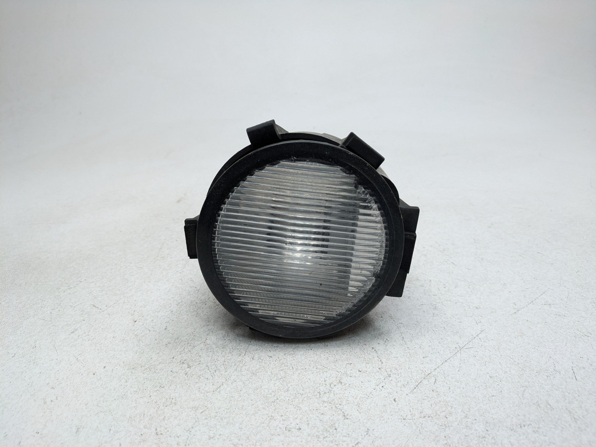 2004 - 2006 OEM NISSAN MAXIMA FRONT RIGHT PASSENGER SIDE FOG LIGHT LAMP ASSEMBLY