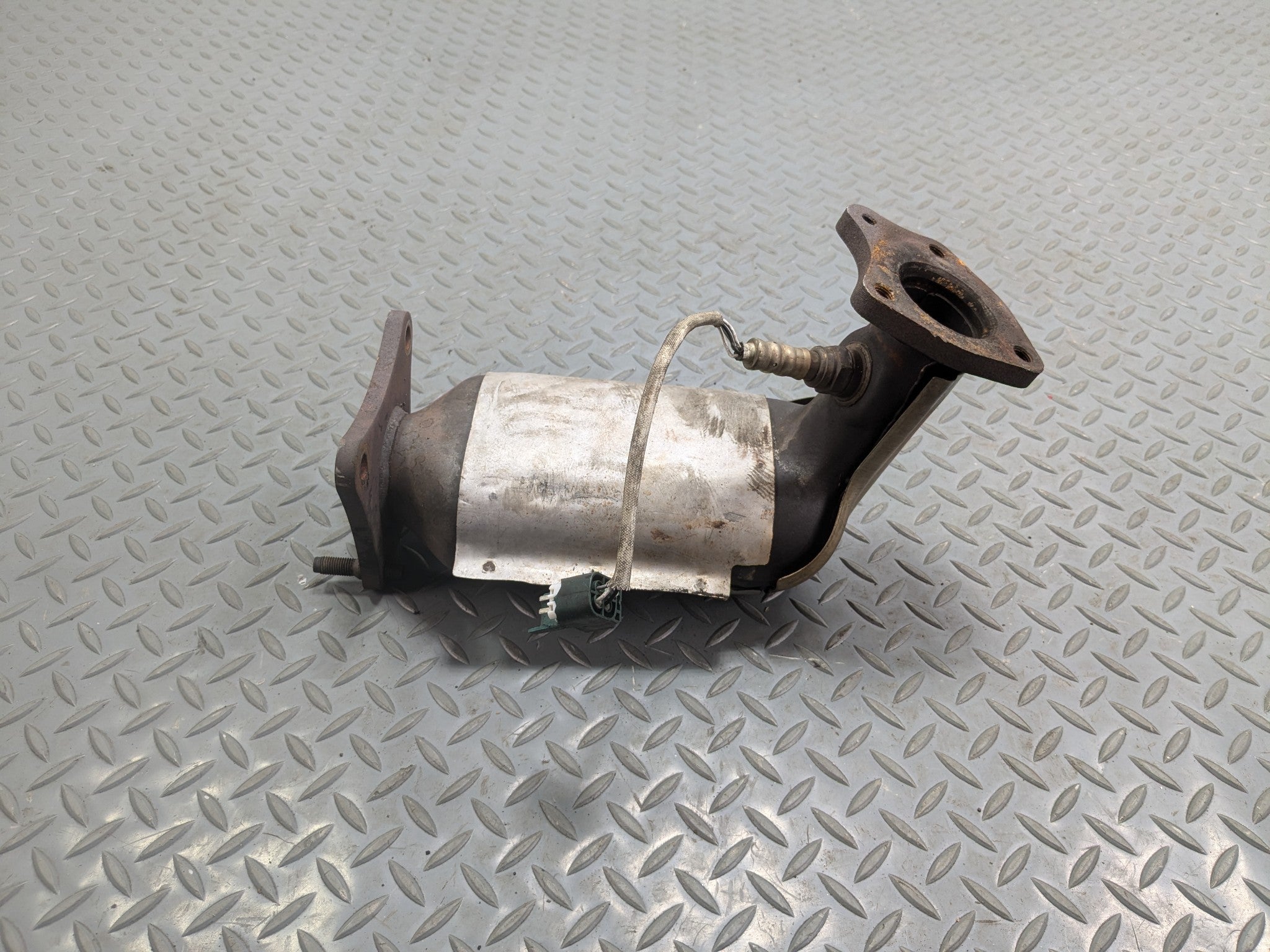 2004 - 2006 OEM NISSAN MAXIMA LEFT SIDE THREE WAY EXHAUST MANIFOLD