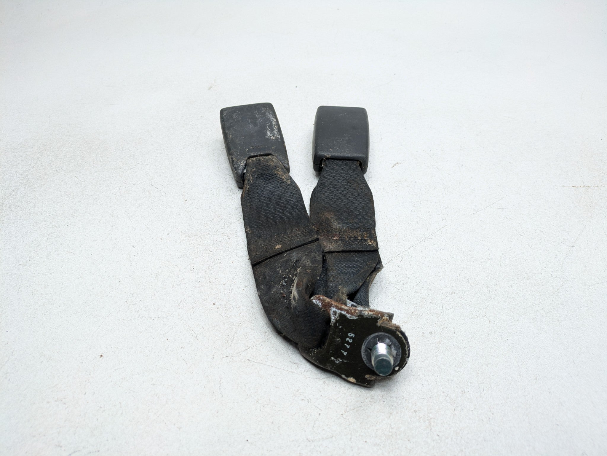04 - 06 OEM NISSAN MAXIMA REAR RIGHT PASSENGER AND CENTER SIDE SEAT BELT BUCKLE
